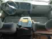 1999 GMC Sierra 1500 SLE с VIN 1GTEC19T5XE530378, выставлен на аукционе Copart как лот 72692654 с пробегом 470 532 миль миль и Чистый • Clean title. История ставок и продаж доступна на DreamBid. Изображение 8.