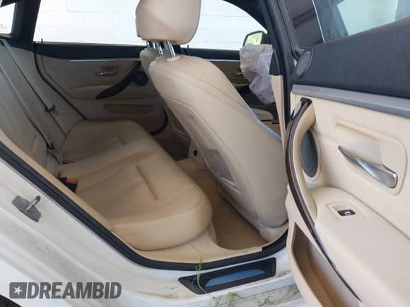 2015 BMW 4 Series 428i xDrive z VIN WBA4A7C55FD413965, wystawiony jako IAAI lot #42368615 z przebiegiem 108 308 mil mil oraz . Historia ofert i sprzedaży dostępna na DreamBid. Obrazek 8.