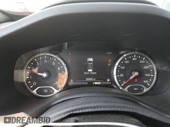 2018 Jeep Renegade Latitude with VIN ZACCJABBXJPH69227, listed as a Copart auction lot 68416925 with 95,962 mi miles and Salvage title. Bid and sale history available at DreamBid. Image 9.