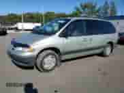 1999 Dodge Caravan SE with VIN 2B4GP44G9XR135225, listed as a Copart auction lot 72366484 with 113,181 mi miles and Non repairable. Bid and sale history available at DreamBid. Image 1.