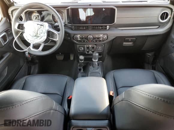 2024 Jeep Wrangler Sahara с VIN 1C4PJXEG8RW300406, выставлен на аукционе Copart как лот 63378915 с пробегом Не указан миль и Списание • Salvage title. История ставок и продаж доступна на DreamBid. Изображение 8.