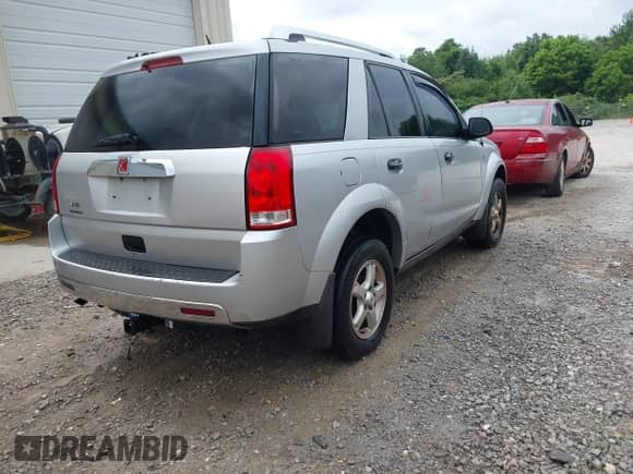2007 Saturn VUE I4 with VIN 5GZCZ33D77S861112, listed as a IAAI auction lot 42399933 with 188,602 mi miles and . Bid and sale history available at DreamBid. Image 4.