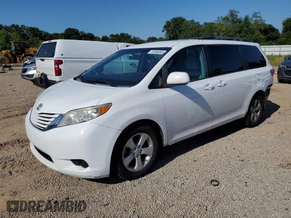 2015 Toyota Sienna LE AAS with VIN 5TDKK3DC1FS570779, listed as a Copart auction lot 70594095 with 170,193 mi miles and Salvage title. Bid and sale history available at DreamBid. Image 1.