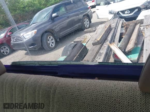 1994 Chevrolet Silverado 2500 with VIN 1GCFC24K6RE155578, listed as a IAAI auction lot 42062238 with 303,962 mi miles and . Bid and sale history available at DreamBid. Image 8.