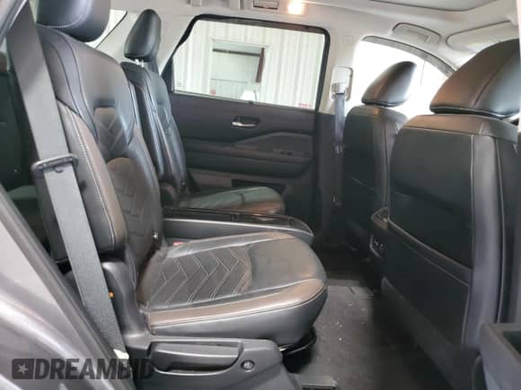 2022 Nissan Pathfinder Platinum with VIN 5N1DR3DK4NC204287, listed as a Copart auction lot 67979225 with 43,331 mi miles and Salvage title. Bid and sale history available at DreamBid. Image 11.