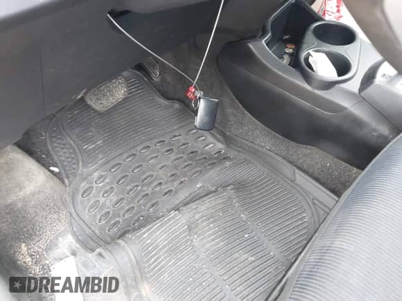 2015 Toyota Prius One z VIN JTDKDTB38F1583183, wystawiony jako IAAI lot #42905756 z przebiegiem 166 787 mil mil oraz . Historia ofert i sprzedaży dostępna na DreamBid. Obrazek 11.