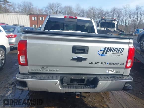 2018 Chevrolet Silverado 1500 LTZ z VIN 3GCUKSECXJG536316, wystawiony jako IAAI lot #41432469 z przebiegiem 127 276 mil mil oraz . Historia ofert i sprzedaży dostępna na DreamBid. Obrazek 16.
