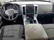 2010 Dodge 1500 SLT z VIN 1D7RB1GT0AS108394, wystawiony jako Copart lot #69631015 z przebiegiem 161 163 mil mil oraz Szkoda całkowita • Salvage title. Historia ofert i sprzedaży dostępna na DreamBid. Obrazek 8.