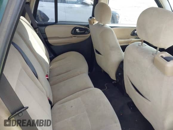 2005 Chevrolet TrailBlazer LS с VIN 1GNDT13S752210710, выставлен на аукционе IAAI как лот 43521044 с пробегом Не указан миль и . История ставок и продаж доступна на DreamBid. Изображение 8.