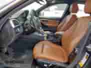 2017 BMW 3 Series 330i xDrive z VIN WBA8D9C52HA003715, wystawiony jako Copart lot #68401465 z przebiegiem 78 934 mil mil oraz Szkoda całkowita • Salvage title. Historia ofert i sprzedaży dostępna na DreamBid. Obrazek 7.