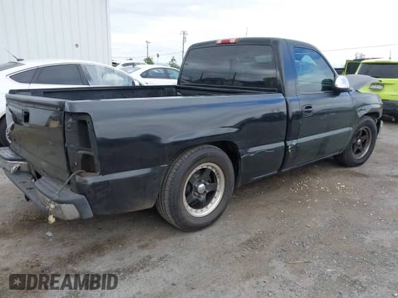 1999 Chevrolet Silverado 1500 LS with VIN 1GCEC14T6XZ118695, listed as a IAAI auction lot 43337880 with 235,407 mi miles and . Bid and sale history available at DreamBid. Image 4.