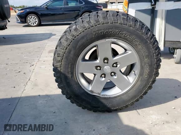 2001 Jeep Wrangler Sport с VIN 1J4FA49S01P305620, выставлен на аукционе Copart как лот 85516025 с пробегом Не указан миль и Списание • Salvage title. История ставок и продаж доступна на DreamBid. Изображение 12.