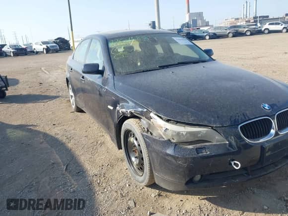 2007 BMW 5 Series z VIN WBANF33507B999230, wystawiony jako IAAI lot #42045839 z przebiegiem 205 094 mil mil oraz . Historia ofert i sprzedaży dostępna na DreamBid. Obrazek 6.