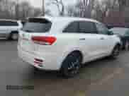 2016 Kia Sorento SXL z VIN 5XYPKDA59GG116070, wystawiony jako IAAI lot #41503521 z przebiegiem 108 516 mil mil oraz . Historia ofert i sprzedaży dostępna na DreamBid. Obrazek 4.