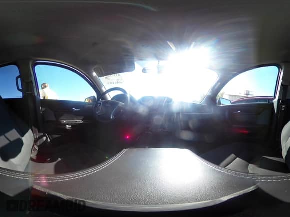 2015 Chevrolet Traverse LT z VIN 1GNKRHKD8FJ168217, wystawiony jako IAAI lot #43575623 z przebiegiem 215 964 mil mil oraz . Historia ofert i sprzedaży dostępna na DreamBid. Obrazek 20.