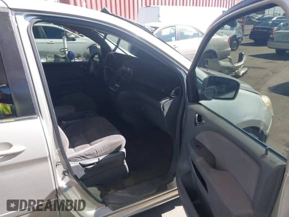 2005 Honda Odyssey EX с VIN 5FNRL38495B416810, выставлен на аукционе IAAI как лот 43412581 с пробегом 282 714 миль миль и . История ставок и продаж доступна на DreamBid. Изображение 5.