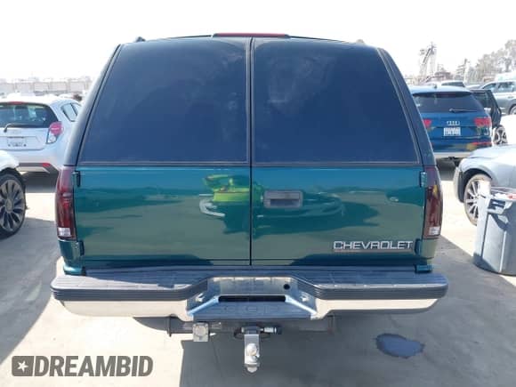 1996 Chevrolet Suburban с VIN 3GNGK26J3TG170834, выставлен на аукционе IAAI как лот 42087510 с пробегом 84 143 миль миль и . История ставок и продаж доступна на DreamBid. Изображение 16.