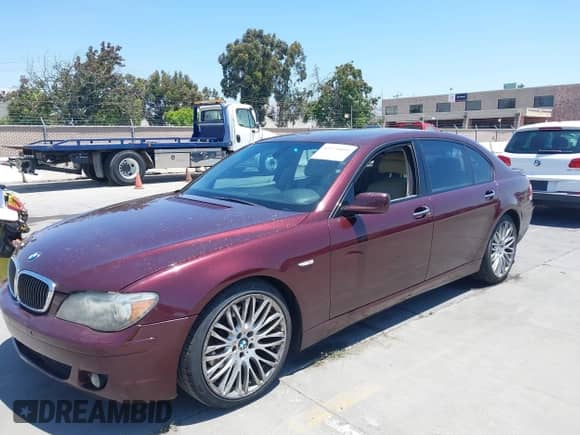 2007 BMW 7 Series 750Li с VIN WBAHN83527DT77312, выставлен на аукционе IAAI как лот 42571093 с пробегом 136 164 миль миль и . История ставок и продаж доступна на DreamBid. Изображение 6.