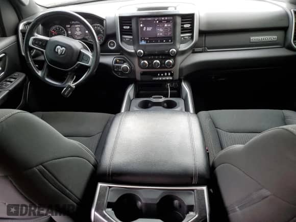 2022 Ram 1500 Big Horn z VIN 1C6RRFBG4NN238767, wystawiony jako Copart lot #71562605 z przebiegiem 84 332 mil mil oraz Szkoda całkowita • Salvage title. Historia ofert i sprzedaży dostępna na DreamBid. Obrazek 8.