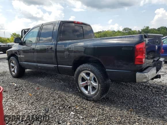 2007 Dodge 1500 SLT with VIN 1D7HA18P97J504189, listed as a Copart auction lot 66147625 with 283,540 mi miles and Salvage title. Bid and sale history available at DreamBid. Image 2.