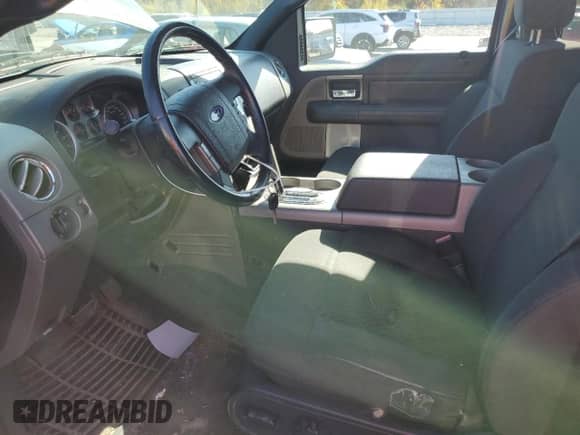 2007 Ford F-150 XLT z VIN 1FTPX04547KC66006, wystawiony jako Copart lot #76817984 z przebiegiem 203 820 mil mil oraz Czysty tytuł • Clean title. Historia ofert i sprzedaży dostępna na DreamBid. Obrazek 7.