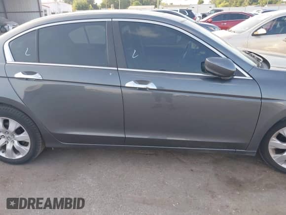 2009 Honda Accord EX z VIN 1HGCP36769A014959, wystawiony jako IAAI lot #42328233 z przebiegiem 130 666 mil mil oraz . Historia ofert i sprzedaży dostępna na DreamBid. Obrazek 13.