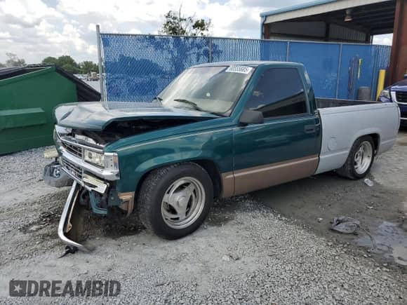 1997 Chevrolet Silverado 1500 with VIN 1GCEC14R7VZ219245, listed as a Copart auction lot 60555685 with 135,312 mi miles and Salvage title. Bid and sale history available at DreamBid. Image 1.
