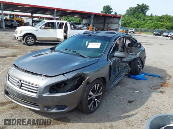 2014 Nissan Maxima SV z VIN 1N4AA5AP9EC446668, wystawiony jako IAAI lot #42846517 z przebiegiem 278 952 mil mil oraz . Historia ofert i sprzedaży dostępna na DreamBid. Obrazek 2.