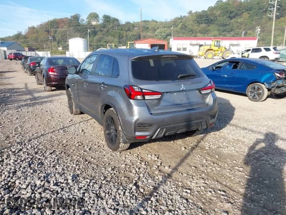 2022 Mitsubishi Outlander ES with VIN JA4ARUAU0NU021573, listed as a IAAI auction lot 43350069 with 47,867 mi miles and . Bid and sale history available at DreamBid. Image 3.