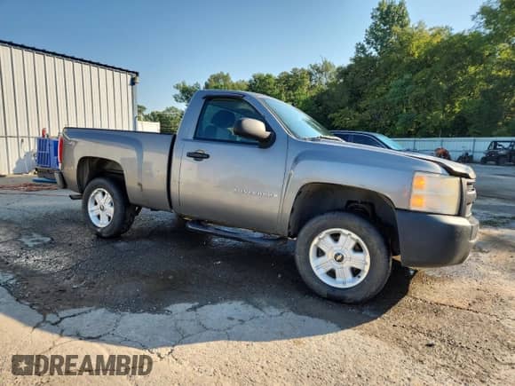 2007 Chevrolet Silverado 1500 Work Truck z VIN 1GCEK14C97Z583149, wystawiony jako Copart lot #71117295 z przebiegiem 195 596 mil mil oraz Szkoda całkowita • Salvage title. Historia ofert i sprzedaży dostępna na DreamBid. Obrazek 4.