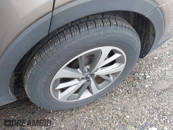 2019 Kia Sorento EX z VIN 5XYPHDA54KG512608, wystawiony jako IAAI lot #42310771 z przebiegiem 72 755 mil mil oraz . Historia ofert i sprzedaży dostępna na DreamBid. Obrazek 12.