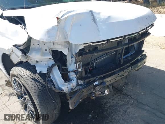 2024 Chevrolet Suburban Premier z VIN 1GNSKFKTXRR209081, wystawiony jako IAAI lot #42271966 z przebiegiem 25 651 mil mil oraz . Historia ofert i sprzedaży dostępna na DreamBid. Obrazek 18.