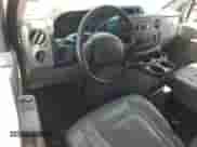 2012 Ford Econoline Cargo Commercial z VIN 1FTNS2EW0CDA31142, wystawiony jako Copart lot #61600015 z przebiegiem 224 825 mil mil oraz Szkoda całkowita • Salvage title. Historia ofert i sprzedaży dostępna na DreamBid. Obrazek 8.