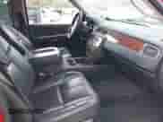 2008 Chevrolet Avalanche LTZ с VIN 3GNFK12358G132946, выставлен на аукционе IAAI как лот 41846555 с пробегом 237 924 миль миль и . История ставок и продаж доступна на DreamBid. Изображение 5.