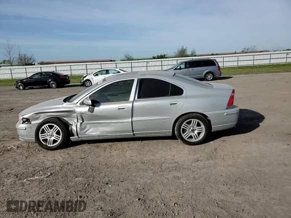 2005 Volvo S60 с VIN YV1RS592052484177, выставлен на аукционе Copart как лот 47921685 с пробегом 132 527 миль миль и Списание • Salvage title. История ставок и продаж доступна на DreamBid. Изображение 11.