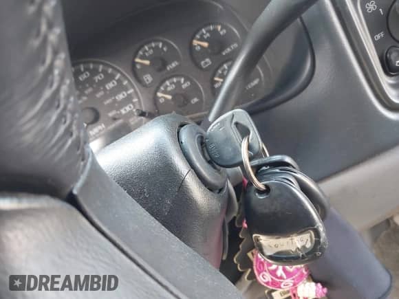 2002 Chevrolet Suburban LT с VIN 1GNFK16Z52J310536, выставлен на аукционе IAAI как лот 42681583 с пробегом 197 076 миль миль и . История ставок и продаж доступна на DreamBid. Изображение 11.