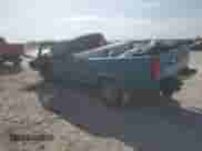 1998 Chevrolet Silverado 3500 с VIN 1GCGC33R3WF028141, выставлен на аукционе Copart как лот 48047885 с пробегом 354 429 миль миль и На запчасти • Non repairable. История ставок и продаж доступна на DreamBid. Изображение 2.
