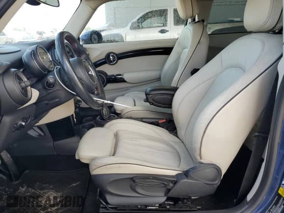 2014 MINI Hardtop S with VIN WMWXM7C52ET986993, listed as a Copart auction lot 61662055 with 99,544 mi miles and Clean title. Bid and sale history available at DreamBid. Image 7.