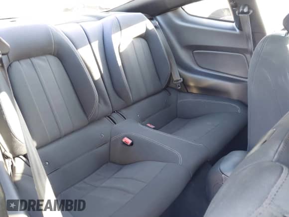 2019 Ford Mustang EcoBoost z VIN 1FA6P8TH0K5169520, wystawiony jako IAAI lot #43511297 z przebiegiem 29 517 mil mil oraz . Historia ofert i sprzedaży dostępna na DreamBid. Obrazek 8.