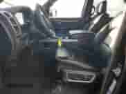 2024 Ram 1500 Laramie z VIN 1C6RREJT1RN220404, wystawiony jako Copart lot #85601165 z przebiegiem 47 435 mil mil oraz Czysty tytuł • Clean title. Historia ofert i sprzedaży dostępna na DreamBid. Obrazek 7.