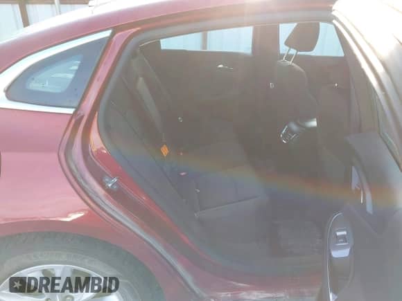 2019 Chevrolet Malibu LT с VIN 1G1ZD5STXKF122499, выставлен на аукционе IAAI как лот 43259307 с пробегом 70 460 миль миль и . История ставок и продаж доступна на DreamBid. Изображение 8.