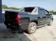 2009 Chevrolet Avalanche LTZ z VIN 3GNFK32079G143353, wystawiony jako Copart lot #62463615 z przebiegiem 143 213 mil mil oraz Szkoda całkowita • Salvage title. Historia ofert i sprzedaży dostępna na DreamBid. Obrazek 3.