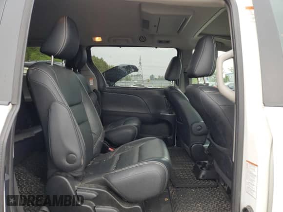 2016 Toyota Sienna SE with VIN 5TDXK3DC6GS760889, listed as a Copart auction lot 82033715 with 208,553 mi miles and Salvage title. Bid and sale history available at DreamBid. Image 11.