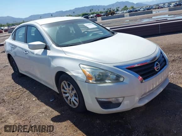 2015 Nissan Altima S z VIN 1N4AL3AP7FC236487, wystawiony jako IAAI lot #43348450 z przebiegiem 171 486 mil mil oraz . Historia ofert i sprzedaży dostępna na DreamBid. Obrazek 1.