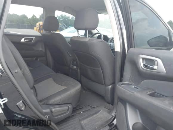 2017 Nissan Pathfinder SV with VIN 5N1DR2MM8HC693082, listed as a IAAI auction lot 42686561 with 167,313 mi miles and . Bid and sale history available at DreamBid. Image 8.