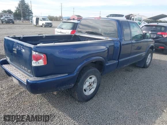 2000 Chevrolet S-10 LS с VIN 1GCDT19W8Y8282116, выставлен на аукционе IAAI как лот 43465405 с пробегом 149 450 миль миль и . История ставок и продаж доступна на DreamBid. Изображение 4.