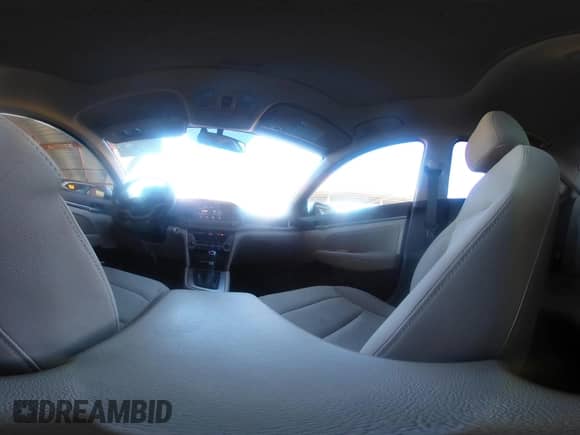 2018 Hyundai Elantra SEL z VIN 5NPD84LF7JH349114, wystawiony jako IAAI lot #43346446 z przebiegiem 42 242 mil mil oraz . Historia ofert i sprzedaży dostępna na DreamBid. Obrazek 18.