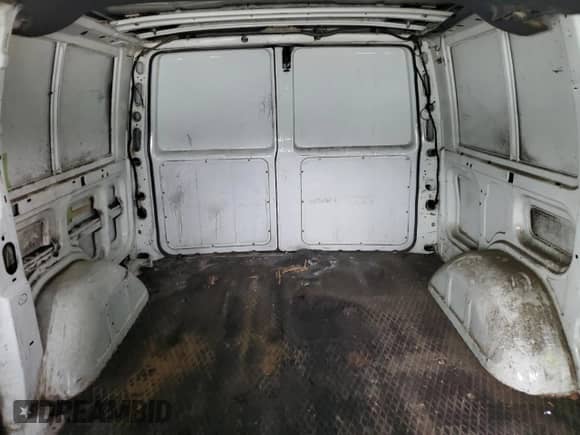 2005 Chevrolet Astro Cargo с VIN 1GCDM19X95B129636, выставлен на аукционе Copart как лот 44069225 с пробегом 204 471 миль миль и Списание • Salvage title. История ставок и продаж доступна на DreamBid. Изображение 10.