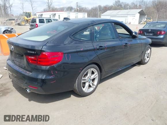 2014 BMW 3 Series 335i Gran Turismo xDrive z VIN WBA3X9C51ED867683, wystawiony jako IAAI lot #41920931 z przebiegiem 121 618 mil mil oraz . Historia ofert i sprzedaży dostępna na DreamBid. Obrazek 4.
