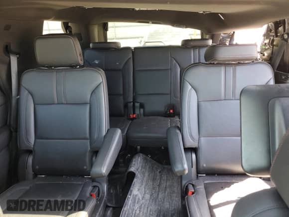 2021 Chevrolet Tahoe RST z VIN 1GNSKRKD3MR220443, wystawiony jako Copart lot #52220145 z przebiegiem 104 727 mil mil oraz Szkoda całkowita • Salvage title. Historia ofert i sprzedaży dostępna na DreamBid. Obrazek 10.